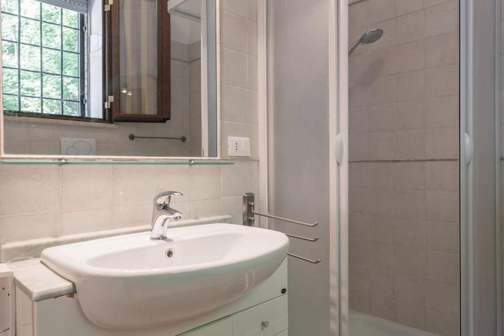 Vatican Flat Cozy With Terrace โรม ภายนอก รูปภาพ