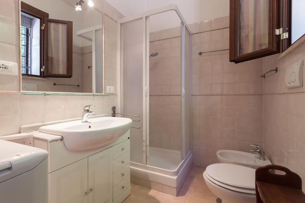 Vatican Flat Cozy With Terrace โรม ภายนอก รูปภาพ